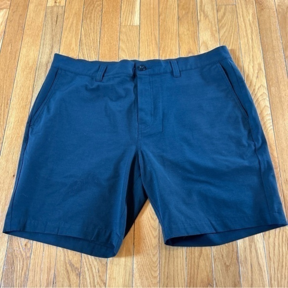 Travis Matthew Navy Blue Golf Flat Front Shorts Stretch Performance Size 38